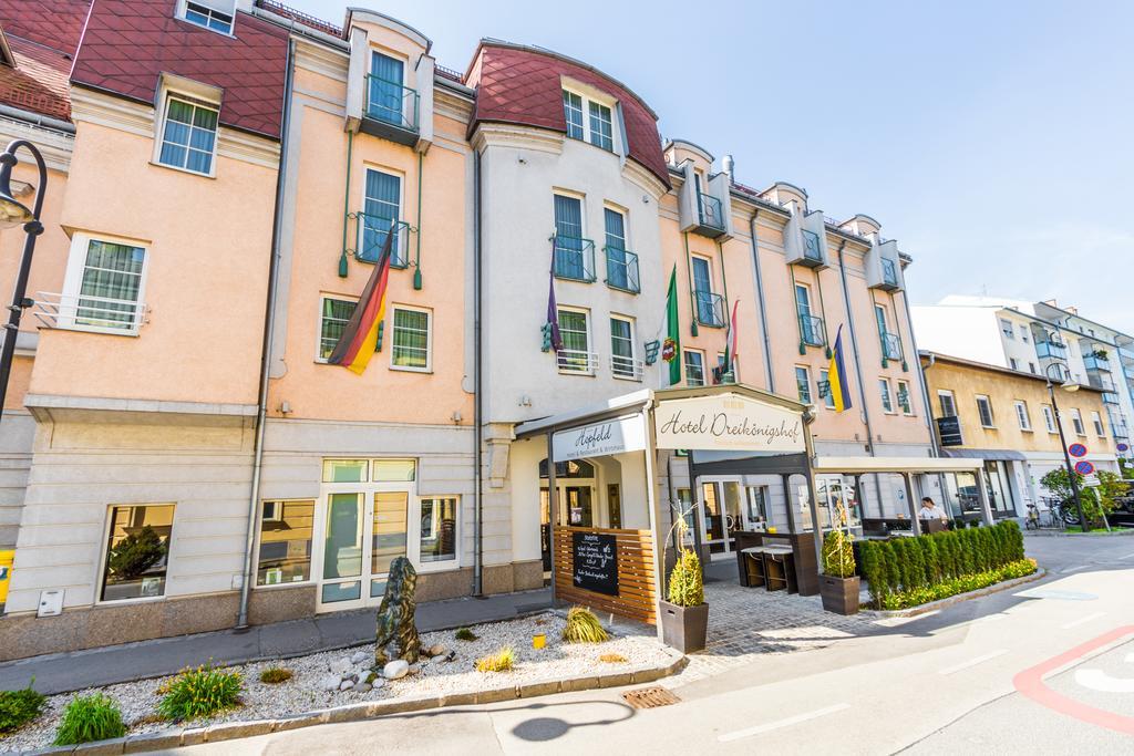 Familie Hopfeld - Hotel Dreikoenigshof Stockerau Kültér fotó