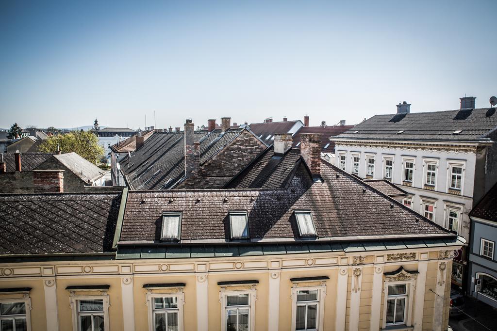 Familie Hopfeld - Hotel Dreikoenigshof Stockerau Kültér fotó