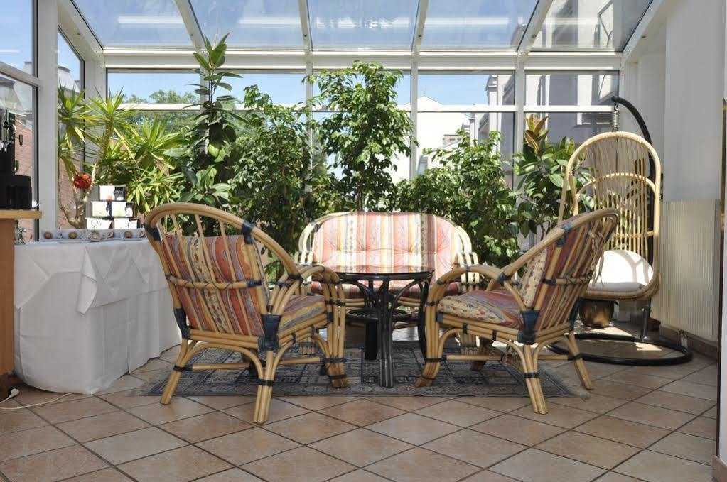 Familie Hopfeld - Hotel Dreikoenigshof Stockerau Kültér fotó